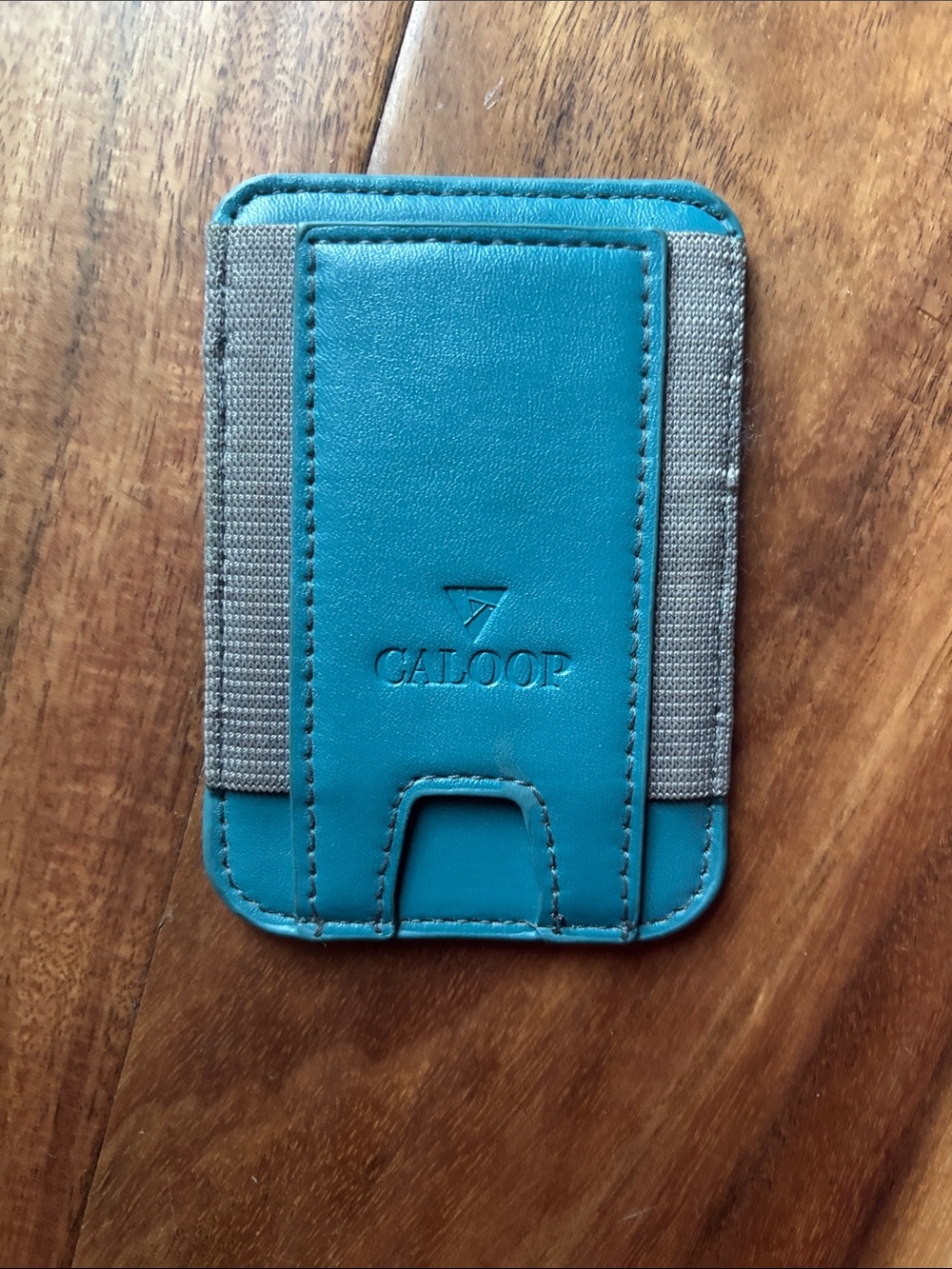 Expandable Magnetic Wallet for Phones with MagSafe